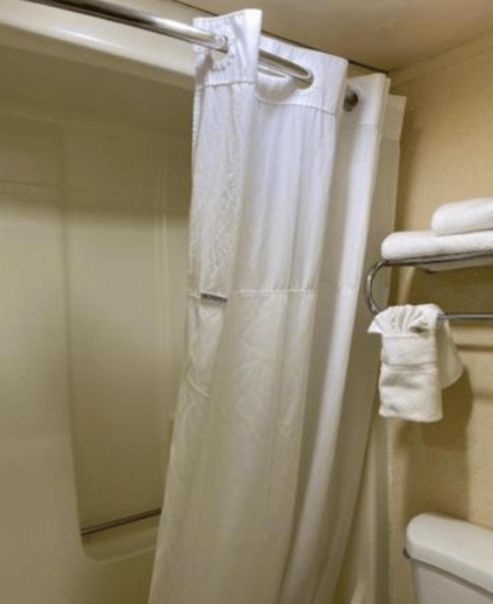 Travelodge By Wyndham Sellersburg Bagian luar foto
